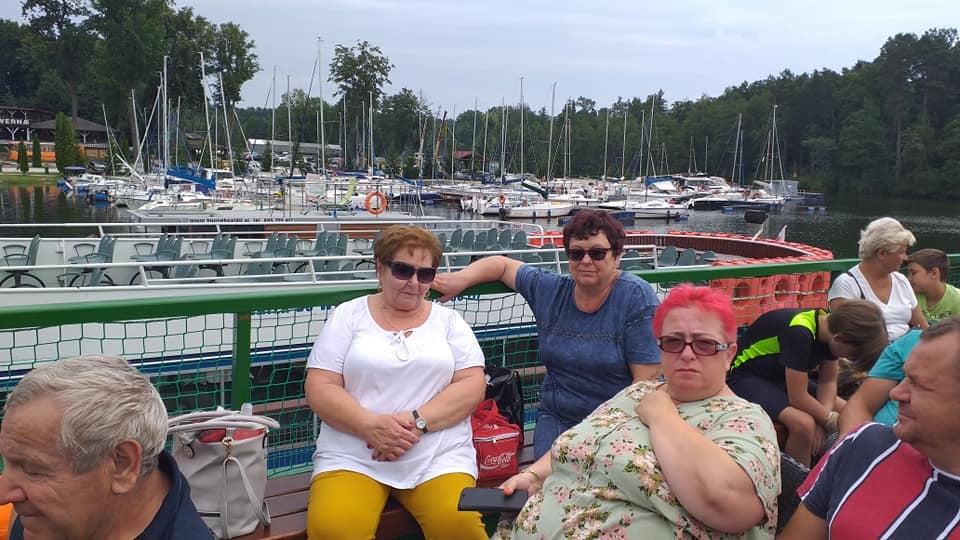 Uczestnicy rejsu statkiem na trasie Ruciane Nida-Mikołajki.